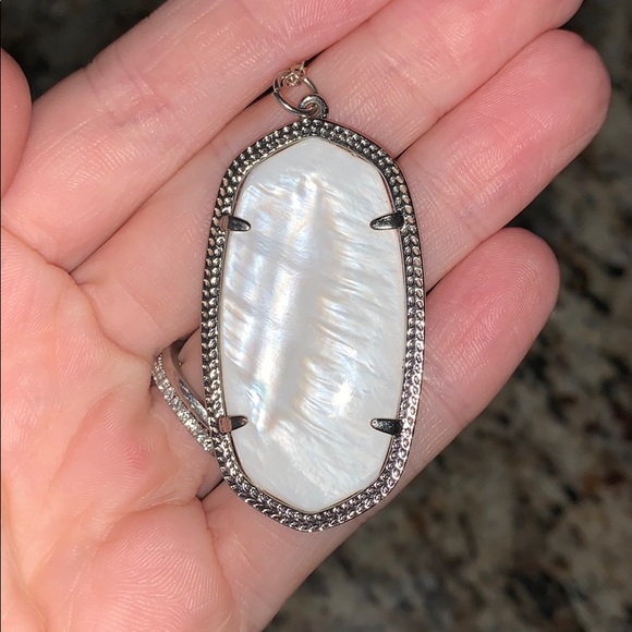 Kendra Scott Necklace - Picture 4 of 5